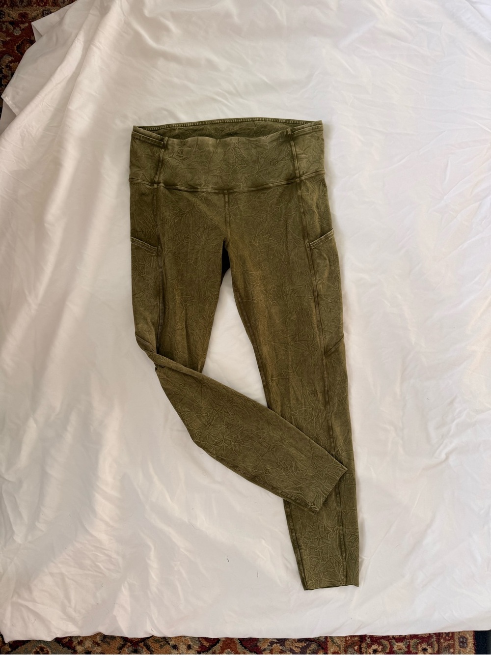 NWOT Lululemon Fast and Free Tight
25" Crinkle Olive Green | Size 10
